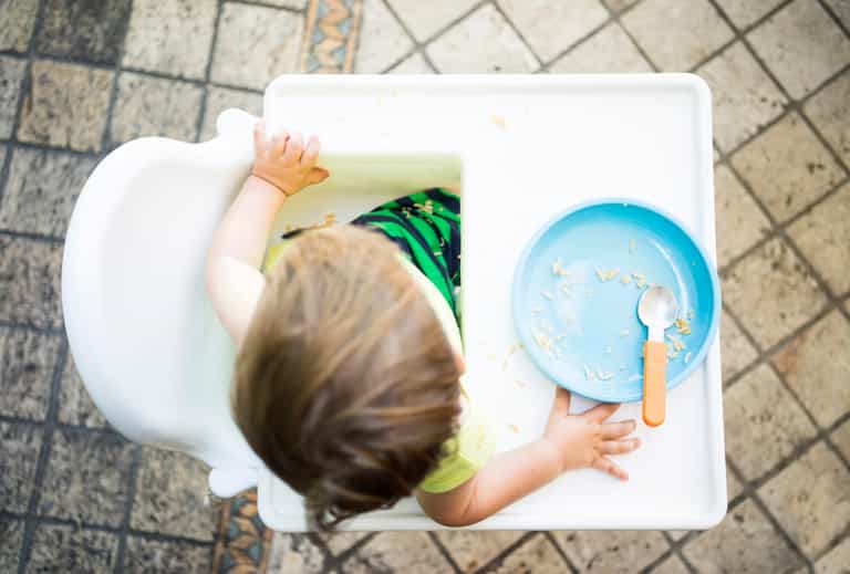 ‘It’s disgusting’ – Parents called out for leaving behind baby’s mess at restaurant