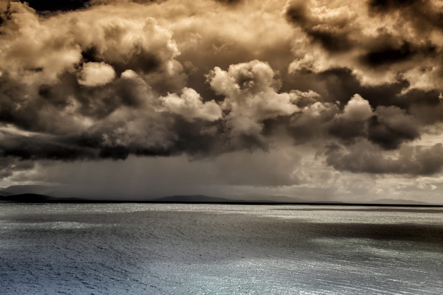 It was nice knowing ya, summer – Thunderstorm warning issued for the entire country