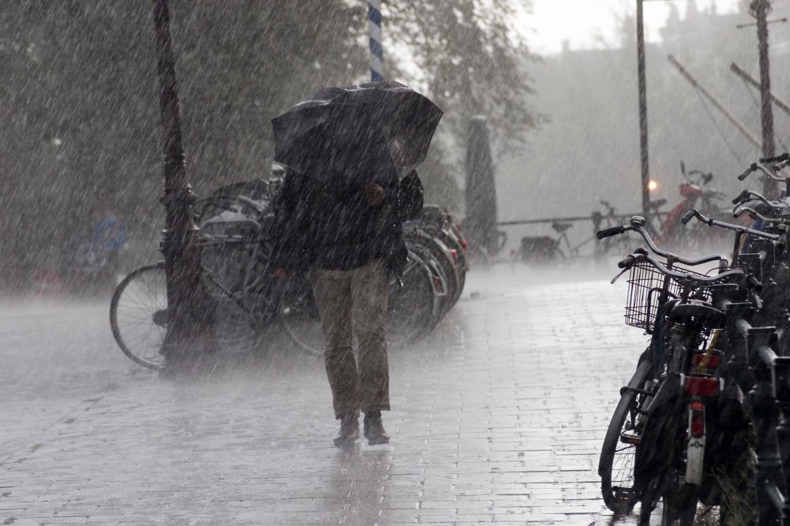 Tornado warning issued for the UK as Storm Debi brings 160kmph winds